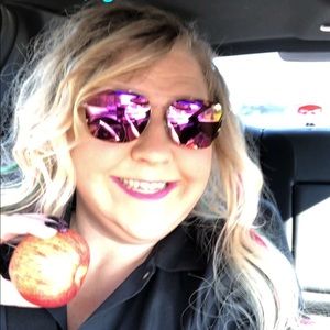 Meet your Posher, Kimberlea